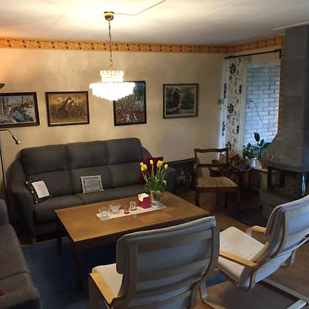 Dubbelrum Med Extrasaeng Pa Markplan I Lugnt Villaomrade 馬爾默 外观 照片