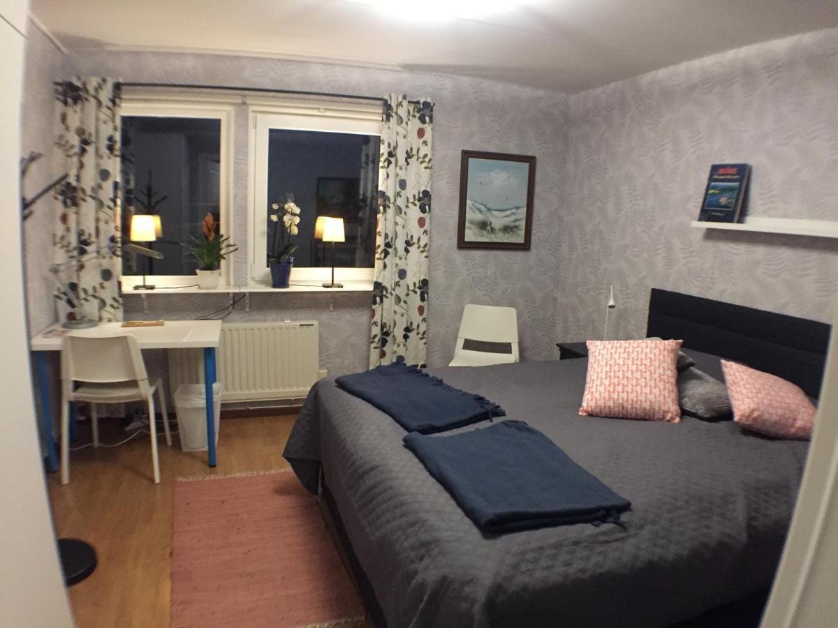 Dubbelrum Med Extrasaeng Pa Markplan I Lugnt Villaomrade 馬爾默 外观 照片