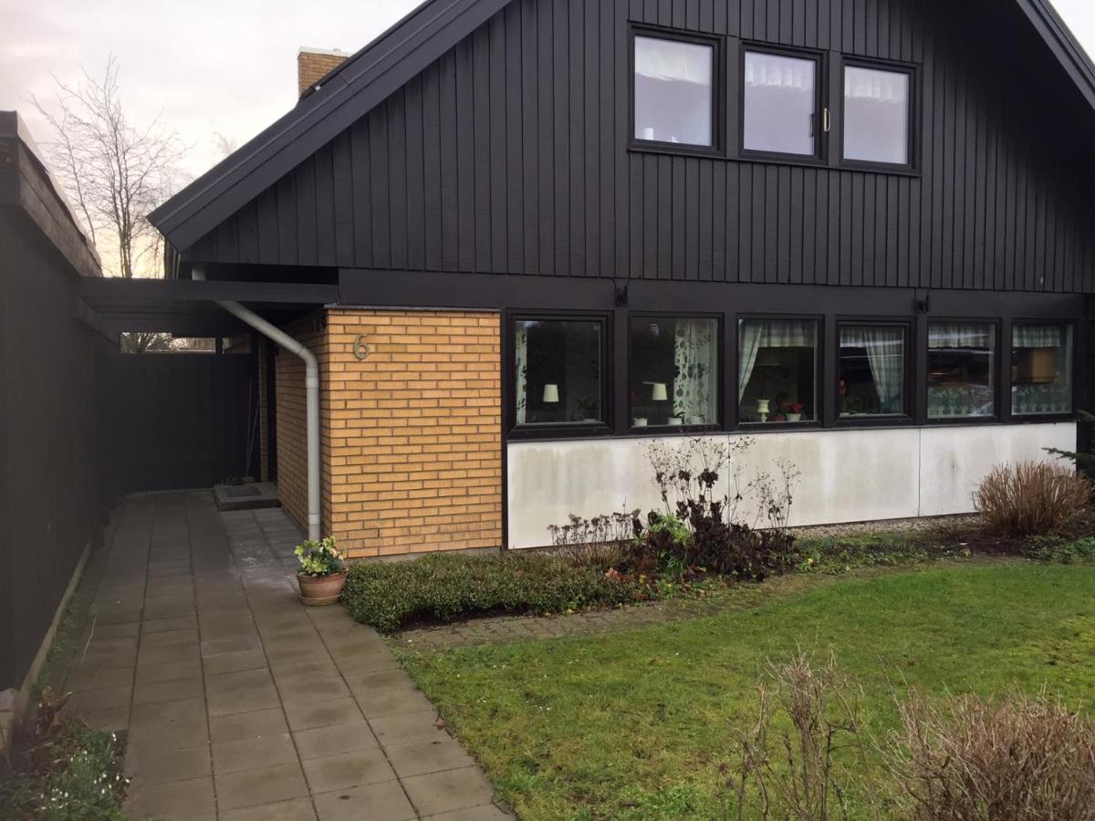 Dubbelrum Med Extrasaeng Pa Markplan I Lugnt Villaomrade 馬爾默 外观 照片